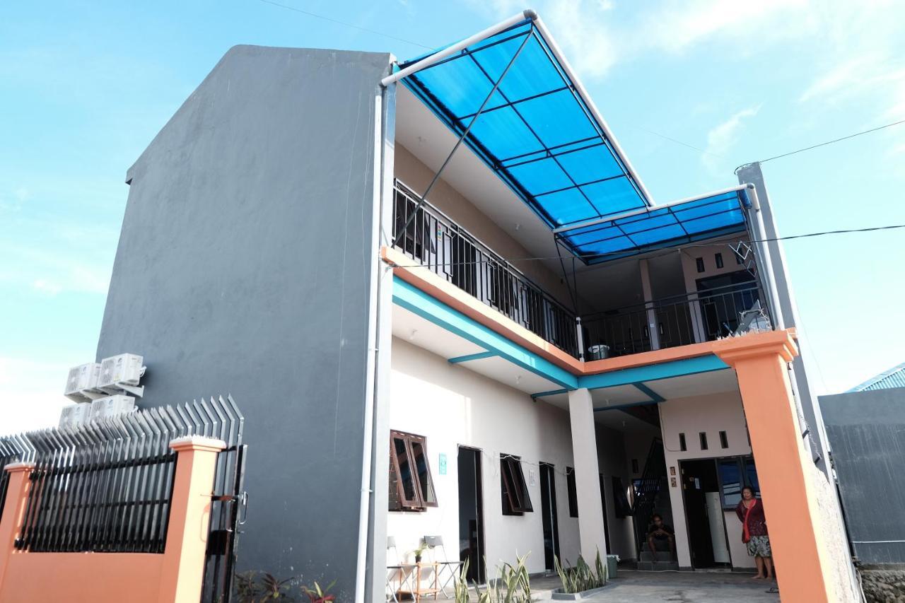 Rumah Marianne Sorong Exterior foto