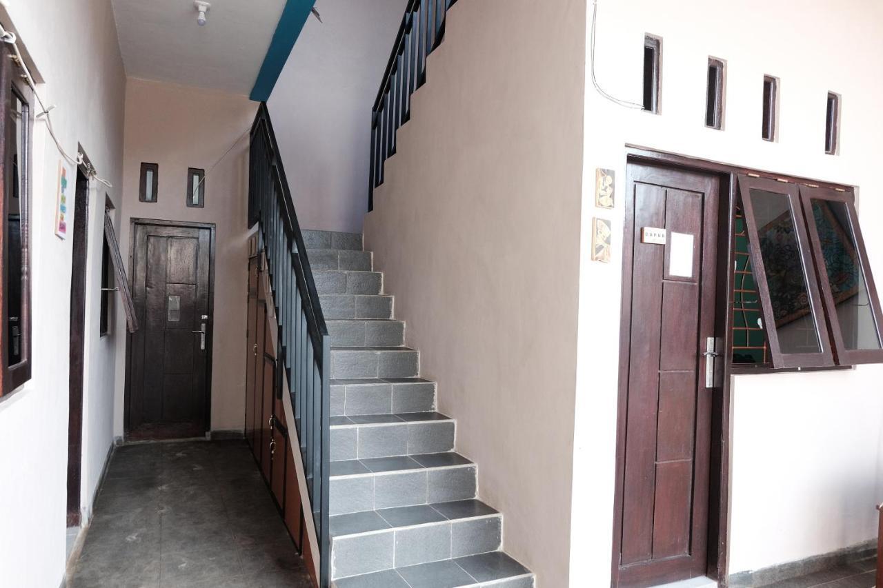 Rumah Marianne Sorong Exterior foto