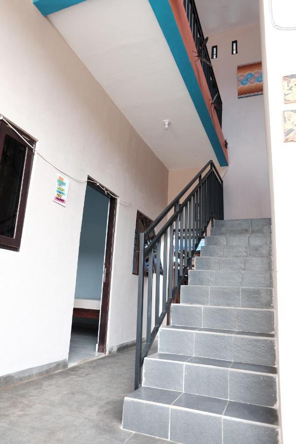 Rumah Marianne Sorong Exterior foto