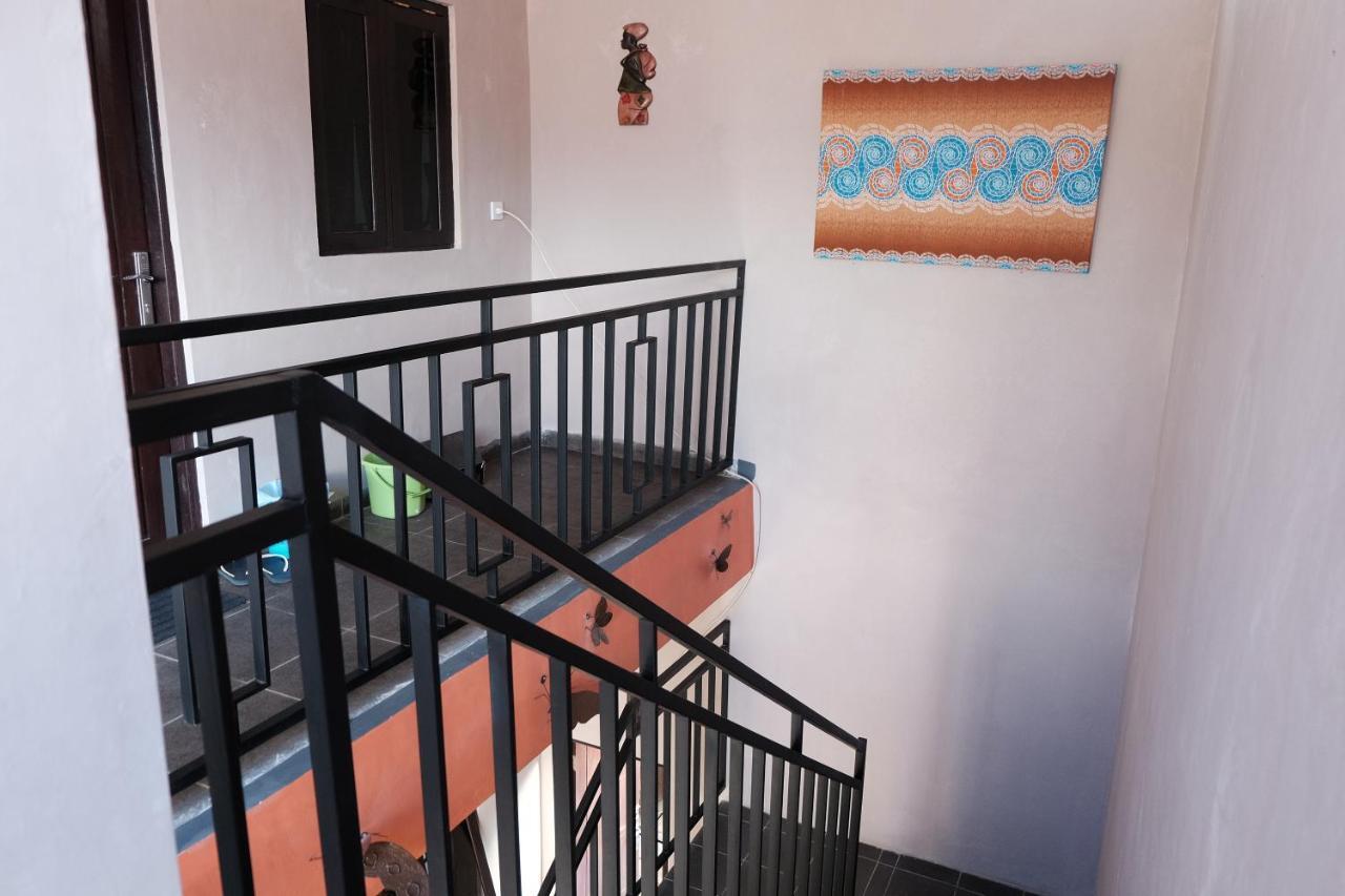 Rumah Marianne Sorong Exterior foto